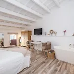 Encant De Boutique Hotel
