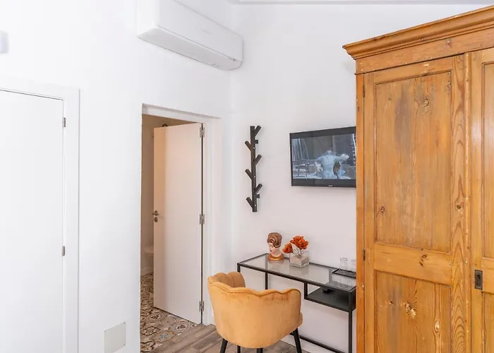 Hotel Encant De Boutique 4*