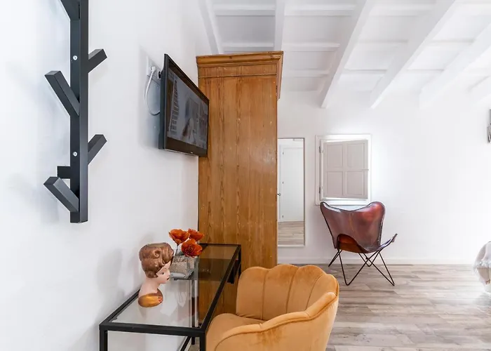 Encant De Boutique 4*