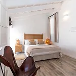 Encant De Boutique 4*