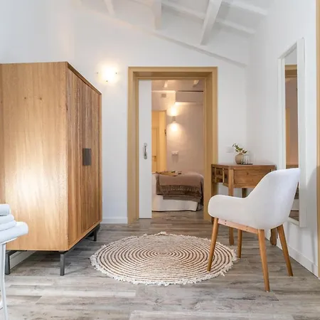 Ξενοδοχείο Encant De Boutique 4*