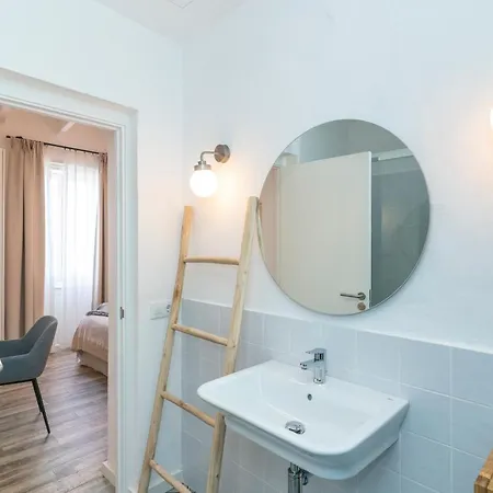 Ξενοδοχείο Encant De Boutique 4*
