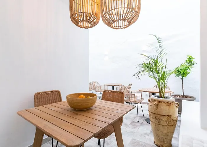 Hotel Encant De Boutique 4*